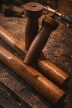 Cargar imagen en el visor de la galería, Tonfas macizo de roble blanco hecho a mano
